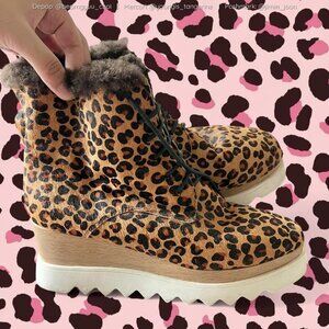 Leopard print platform boots 🤎